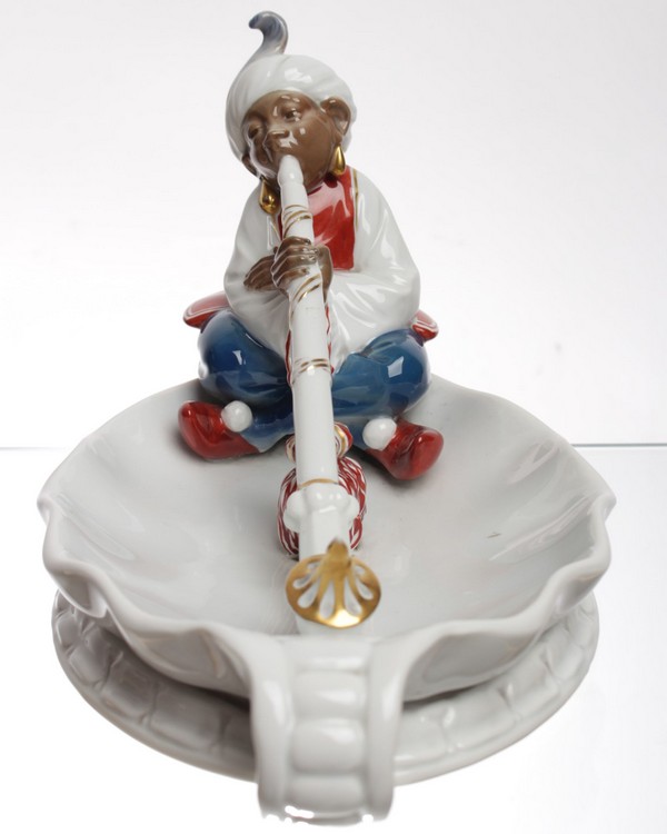 Porcelain ashtray with a sculpture of Turk - Rosenthal