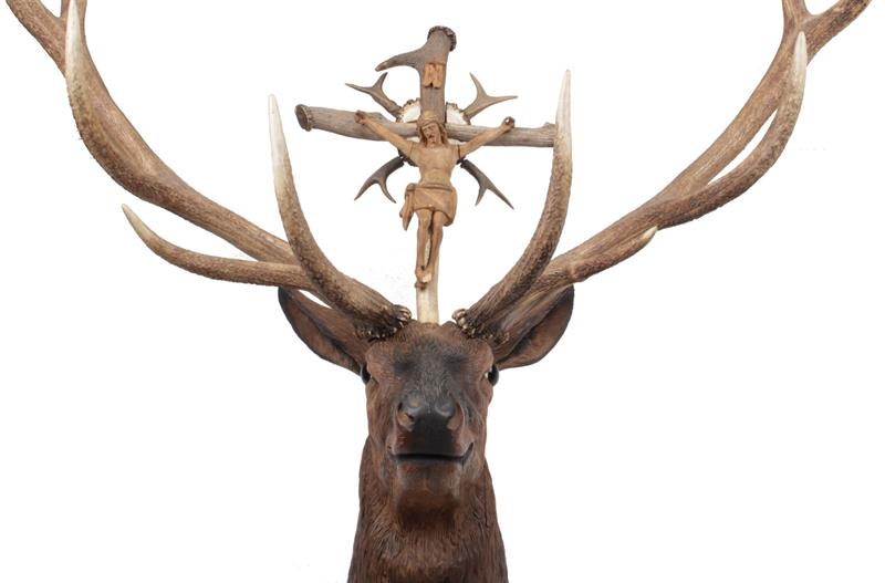 Outstanding hunting sculpture